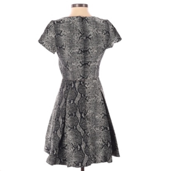 Banana Republic Heritage Collection V-Neck Dress 
Size O Metallic - Picture 2 of 7